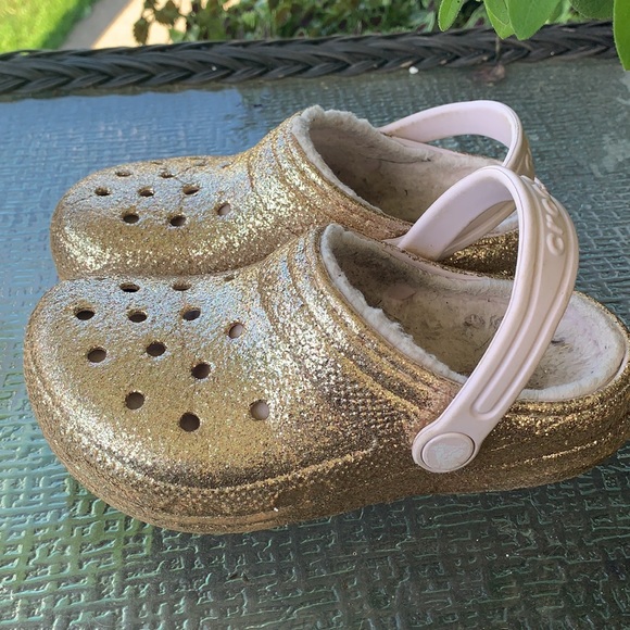 gold lined crocs